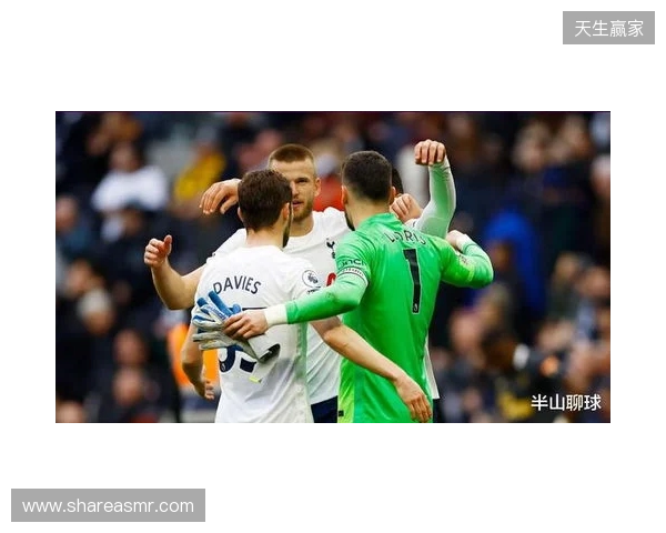 内维尔：切尔西实力能进欧冠区，但与争冠球队差距明显